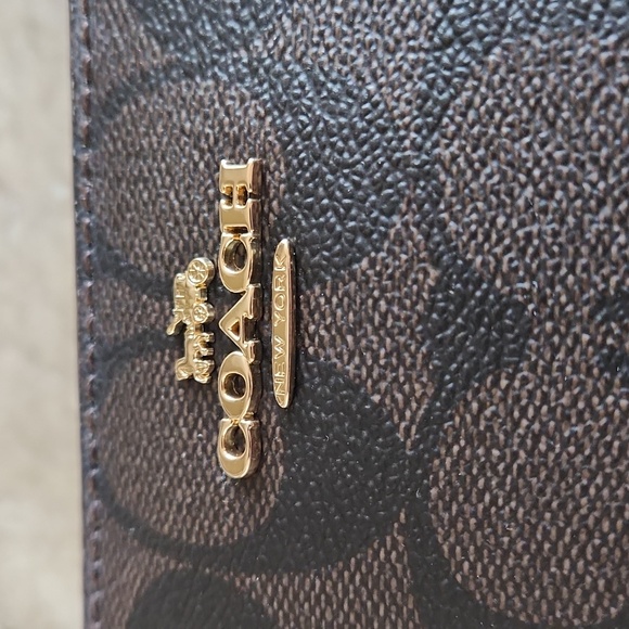 NWT Coach Brown Signature Leather with Pale Gold Double Corner Zip Wallet π€π€ - Picture 3 of 16